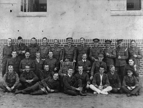 Canadian_WWI_POWs_in_Crefeld_1917