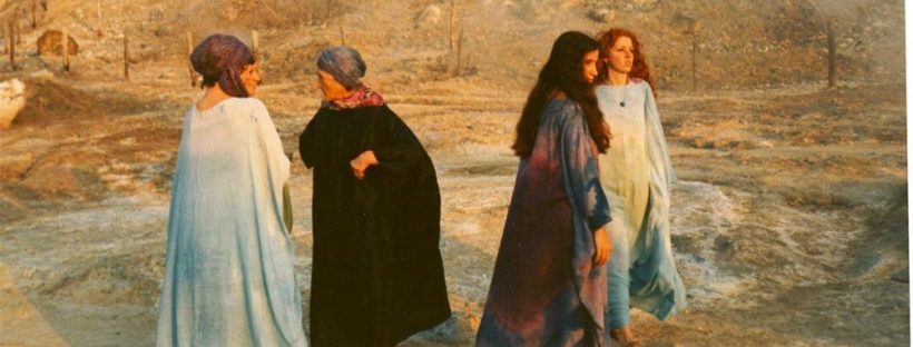 Le Nemesiache, the Neapolitan feminist and pacifist artists' group.